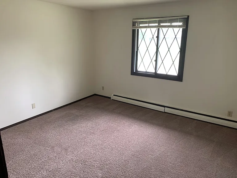 2355 Chalet Gardens Rd — Photo 16