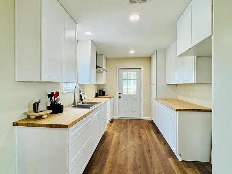 1185 FM 1540 — Photo 6