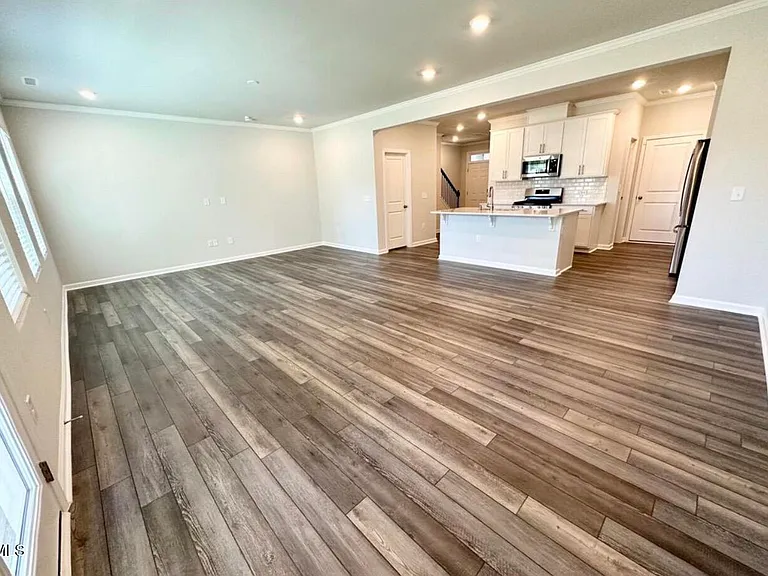 108 Jade Creek Dr — Photo 9