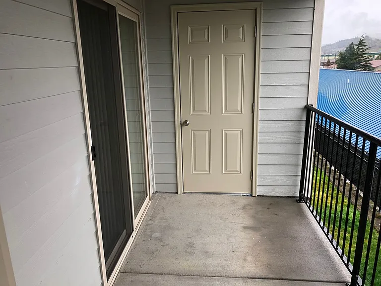 Falcon Ridge Apartments — Photo 55