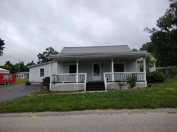 606 Berkey St, Salem, IN 47167