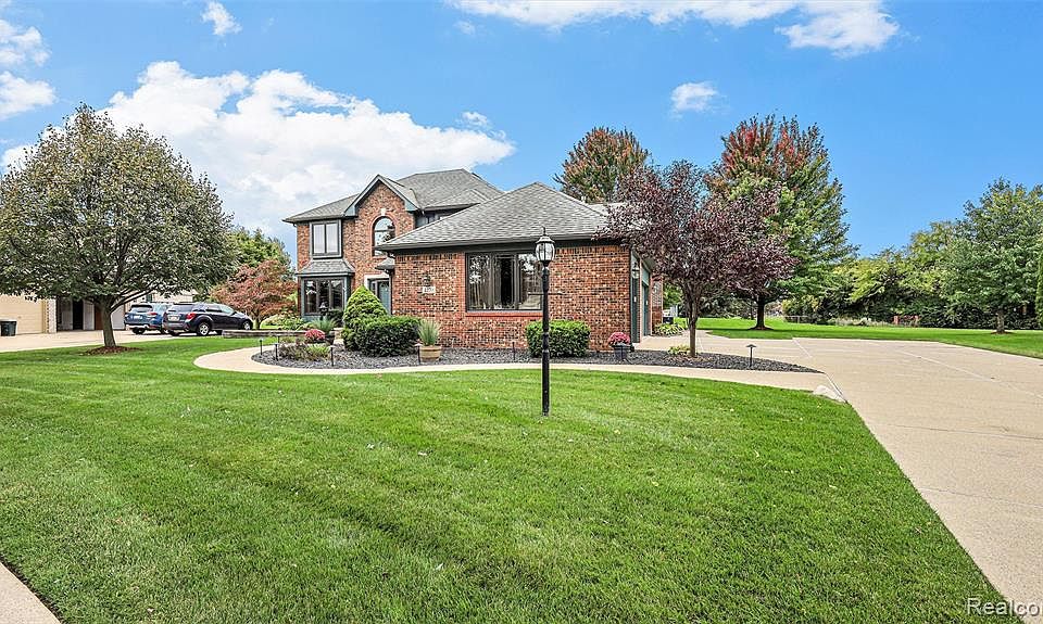 4270 Allegheny Dr, Sterling Heights, MI 48314 | Zillow