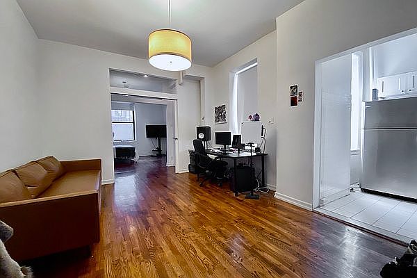 1st image of 135 W 16th St APT 17