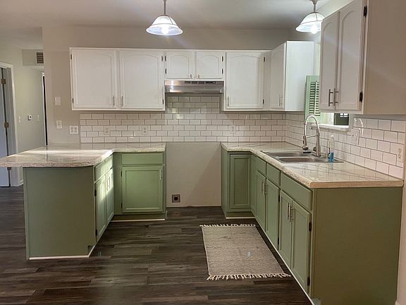 4th image of 417 Herriman St