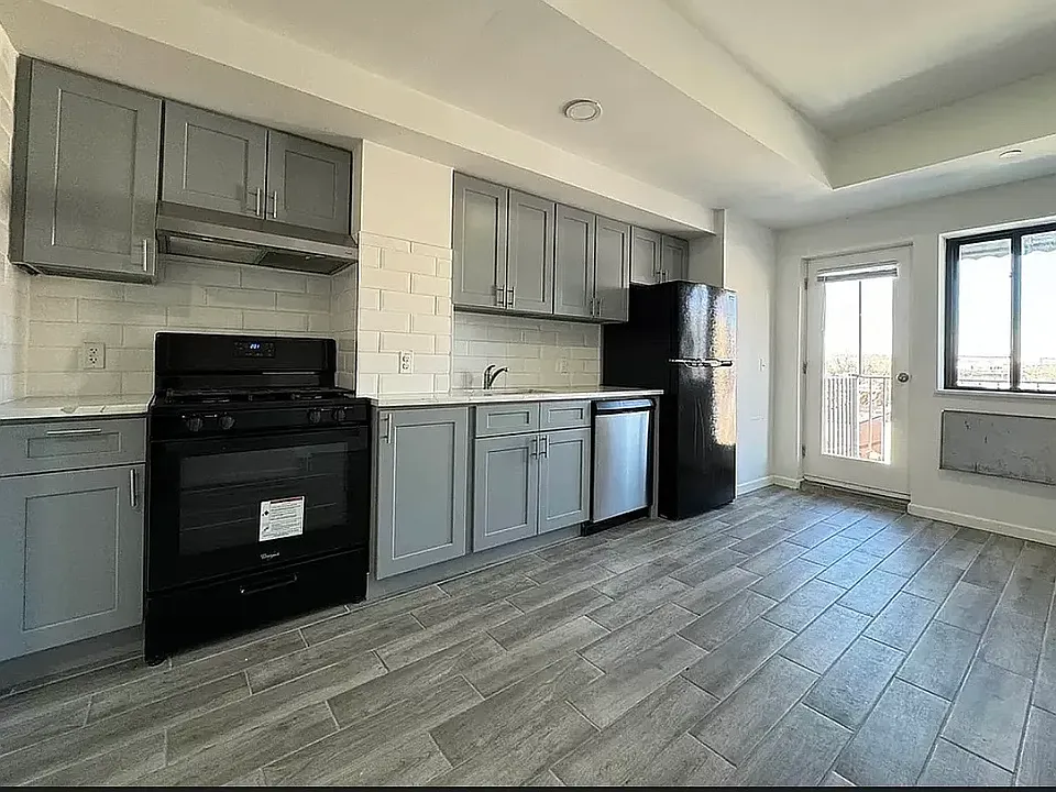 14-43 31st Ave #4B