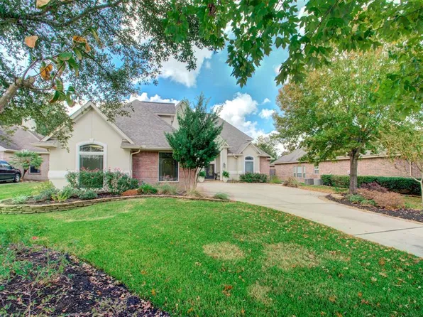 905 Sandy Beach Dr, Conroe, TX 77304