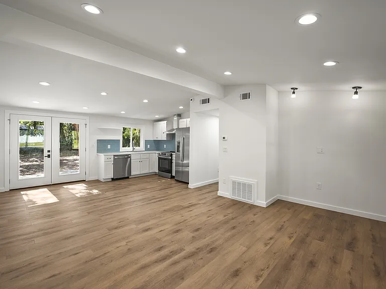 1608 Madrid Ave — Photo 3