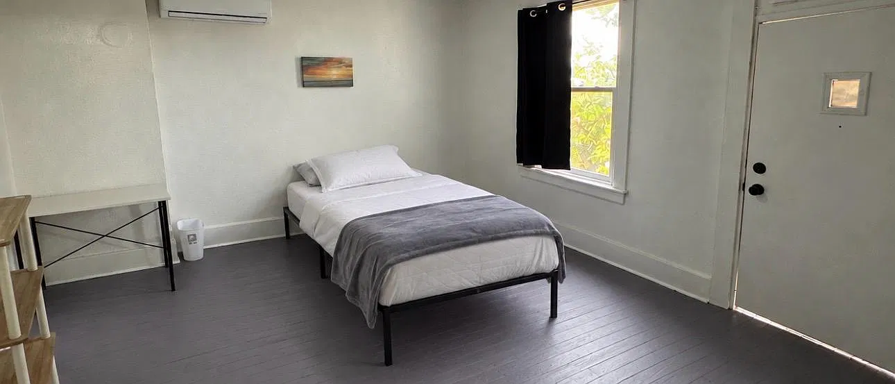 6 bed, $495 — Photo 2