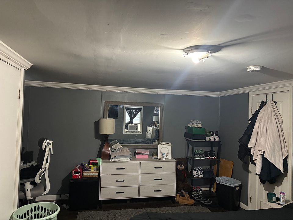 2nd image of 931 James Ave #B