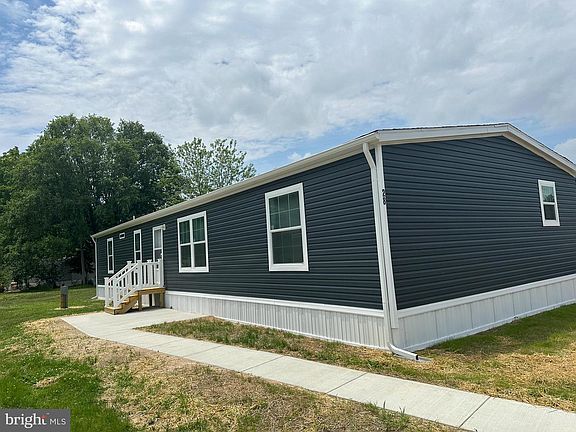 2nd image of 200 Beechwood Ave Trailer 28