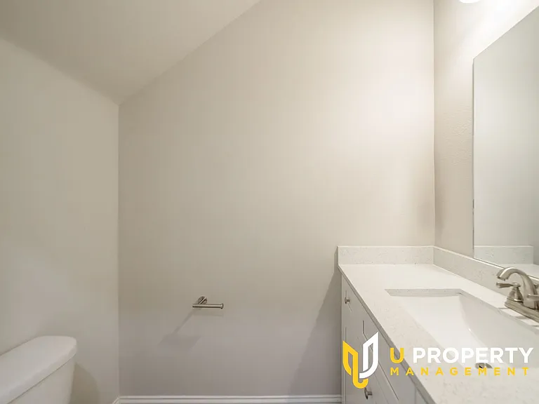1014 W Ford St — Photo 12