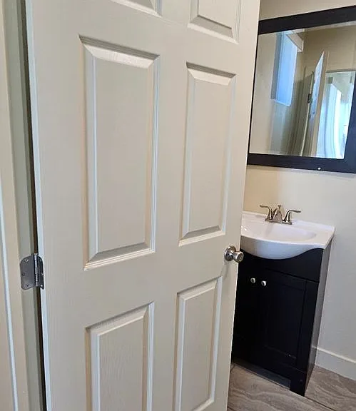 3839 Woodlawn Ave — Photo 44