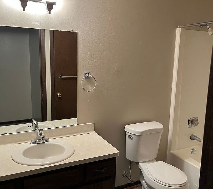 3854 South 63rd Street Apartment Rentals Milwaukee, WI Zillow