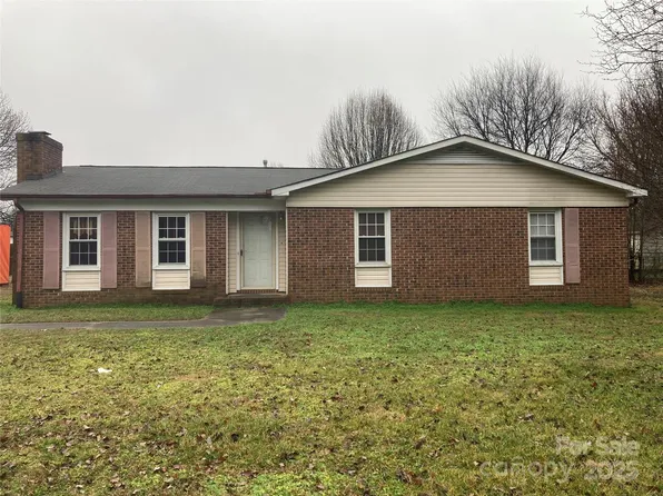 3003 Winston Dr NW, Concord, NC 28027
