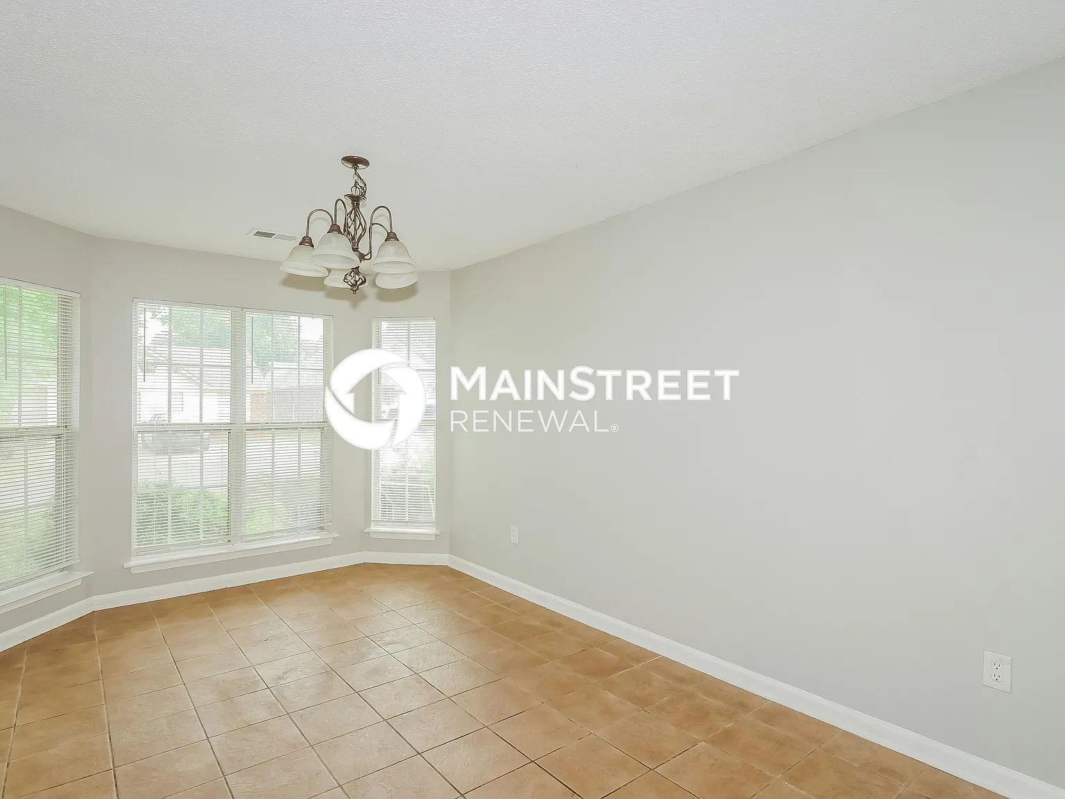 3437 Laurelwood Dr — Photo 3