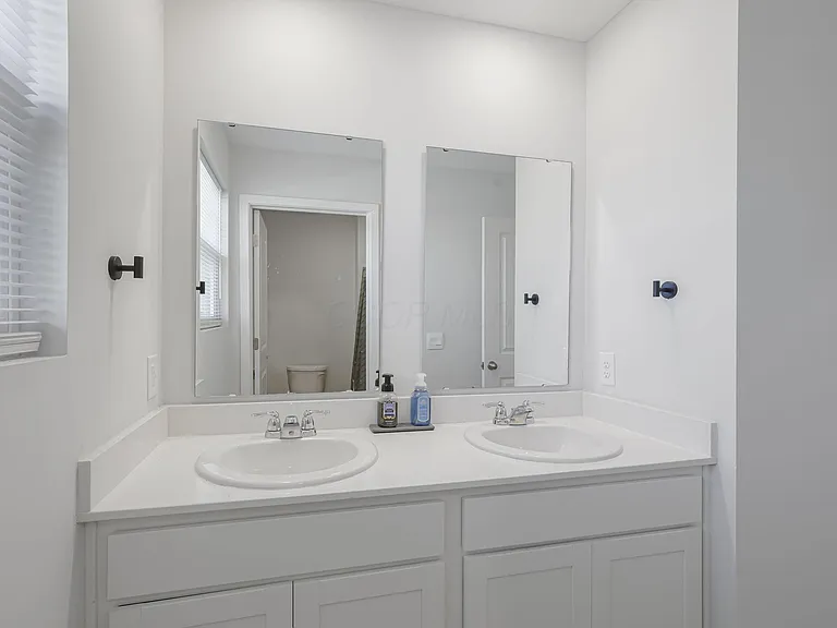 758 Leslie Dr — Photo 49