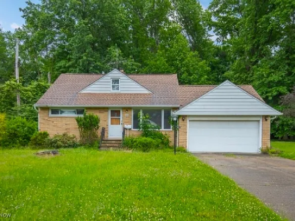 1883 Skyline Dr, Richmond Heights, OH 44143