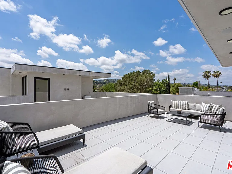 12304 Moorpark St #103 — Photo 46
