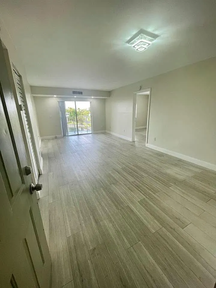 Building Photo - 8260 SW 210th St #320