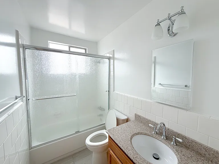 1252 W 25th St #2 — Photo 13