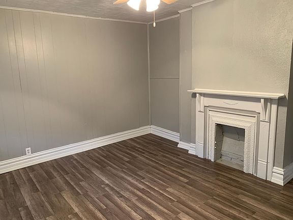 Living room with Fireplace