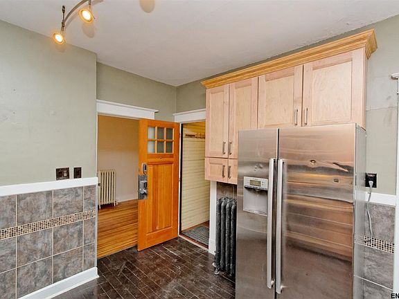 3rd image of 870 Washington Ave