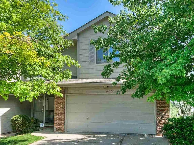 10907 Ellison Ave — Photo 1