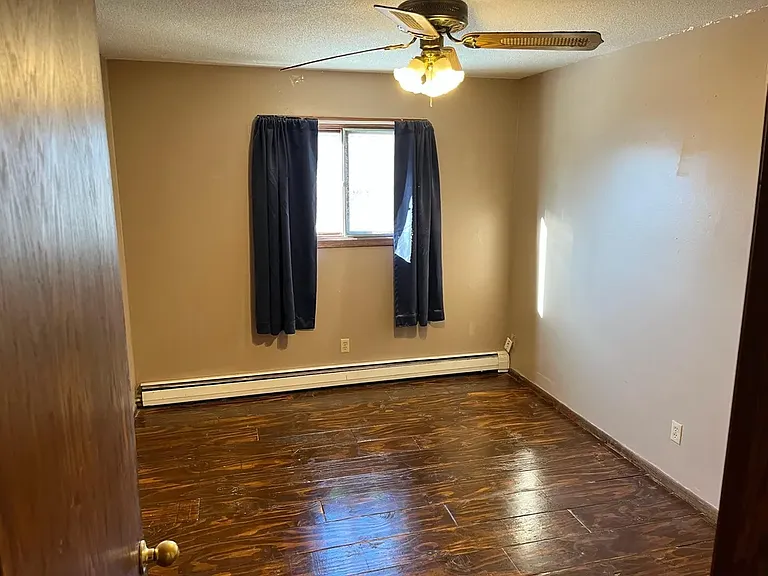 114 Main St NW #3 — Photo 8