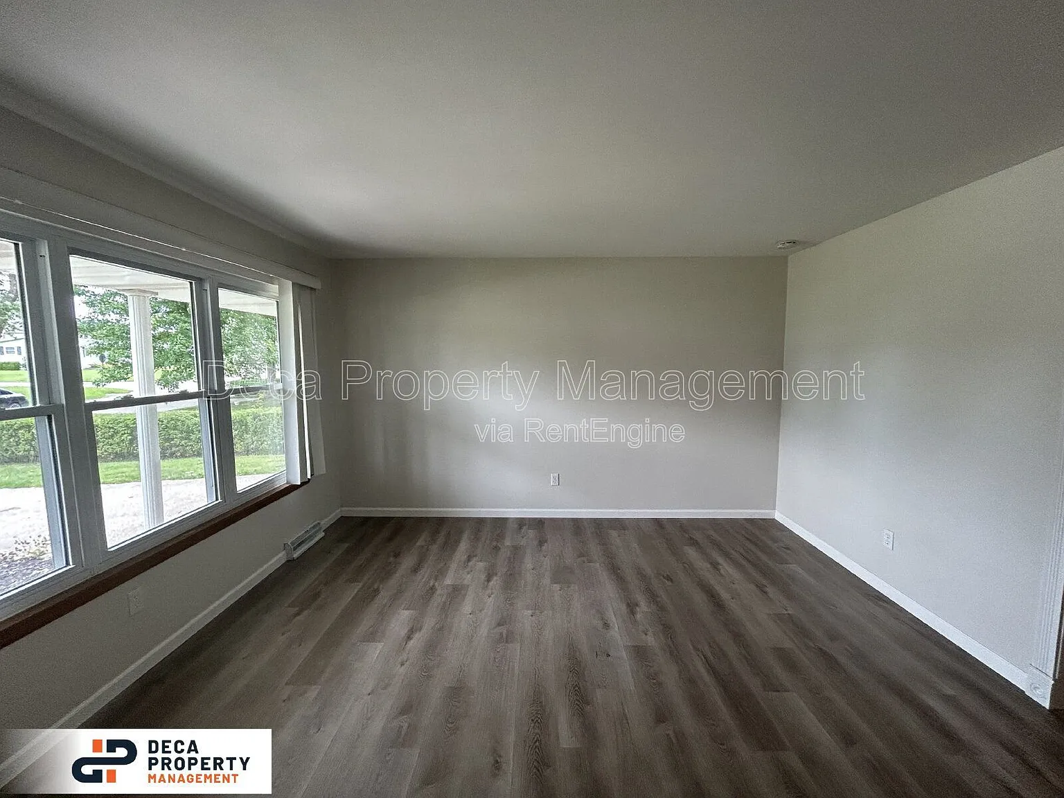 3 bed, 2.0 bath, 1094 sqft, $2,225 — Photo 2