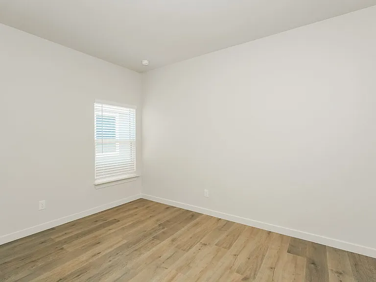 1308 Tilton Dr — Photo 12