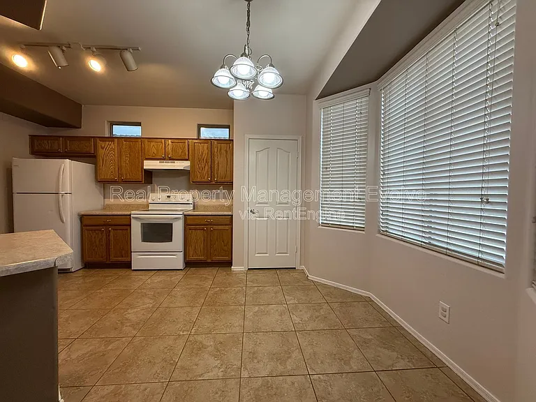 9854 E Escondido Ave — Photo 7