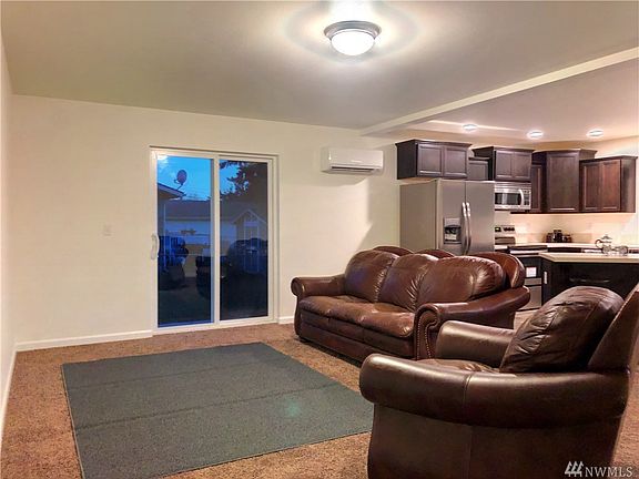 3rd image of 4327 Hamilton Dr