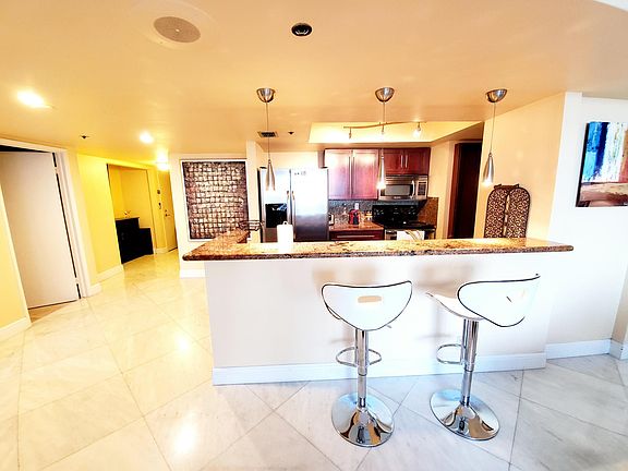 3rd image of 1717 N Bayshore Dr APT 2240
