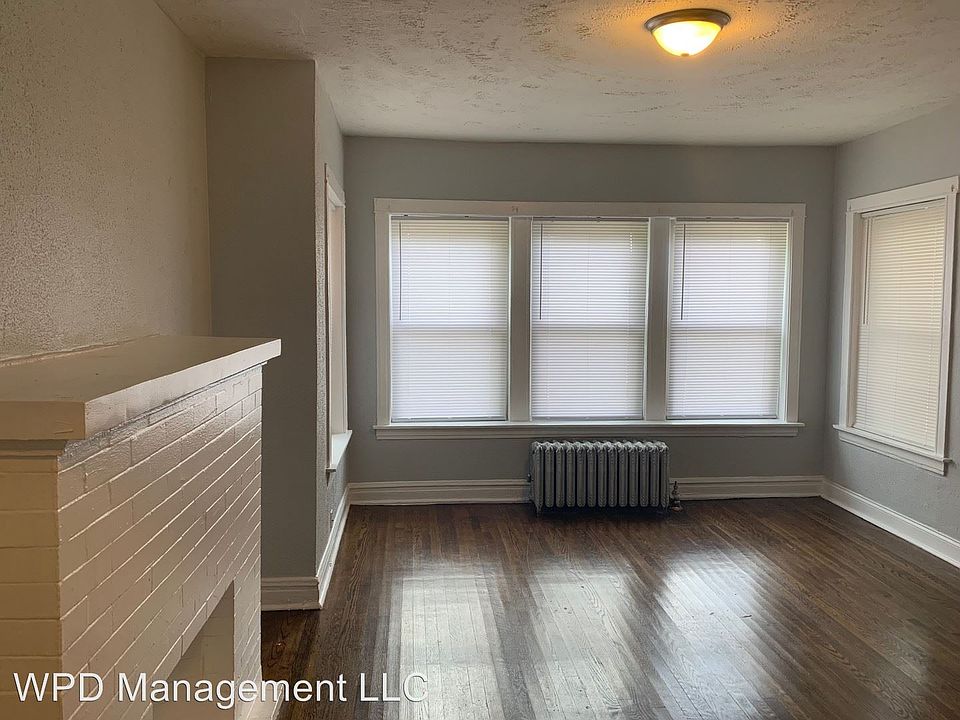 1st image of 7558 S Calumet Ave APT 2