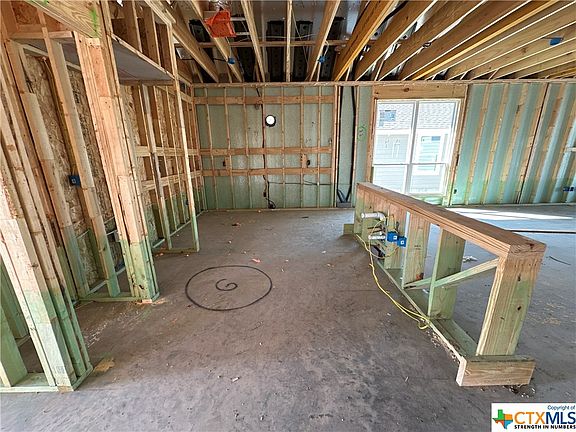 3rd image of 910 James Parker Cir