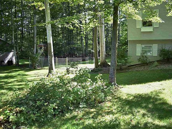 2nd image of 19133 Beechridge Dr