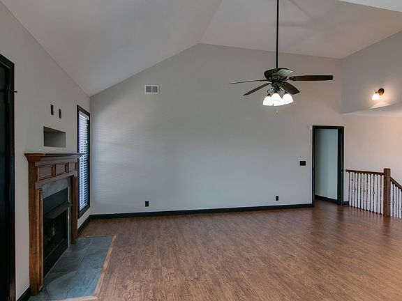 5th image of 1278 Eagles View Dr