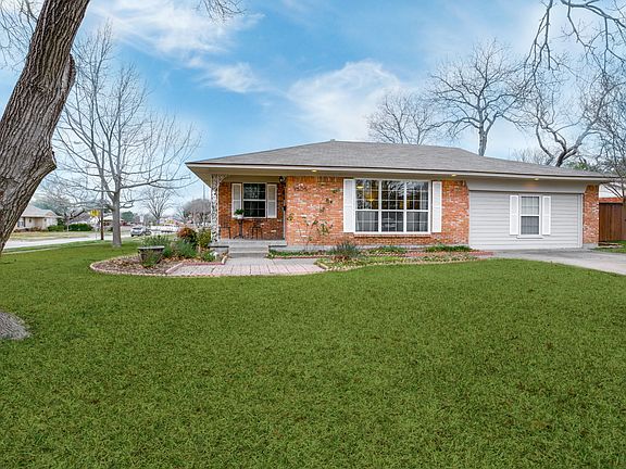Updated_9505-larchwood-dr-dallas-tx-High-Res-2.jpg