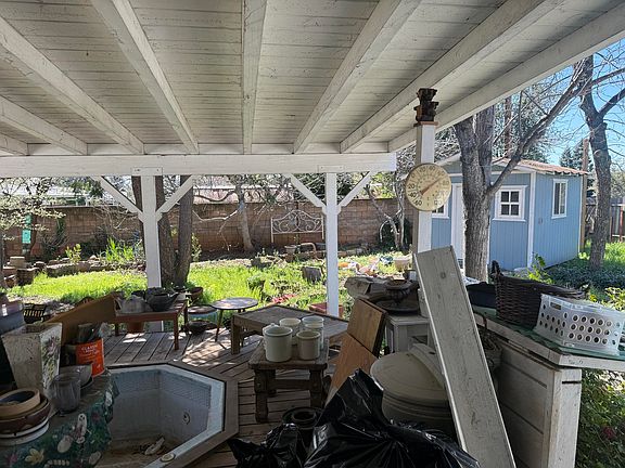 4th image of 737 Estate St