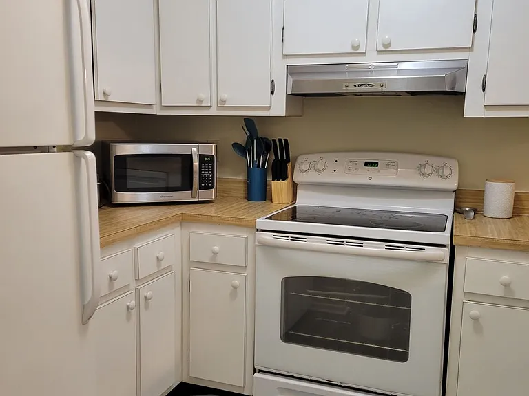 3275 Beneva Rd #104 — Photo 3