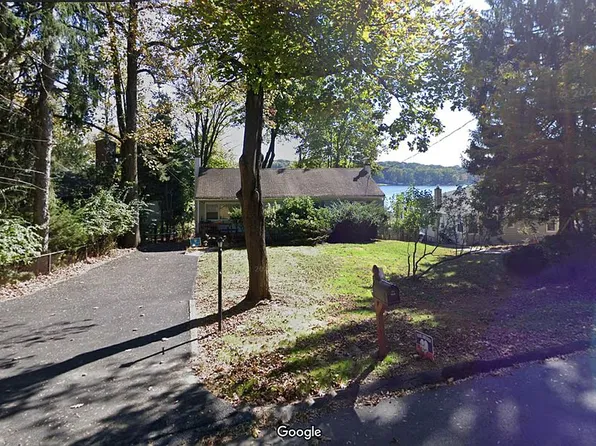 113 W Lake Shore Dr, Rockaway, NJ 07866