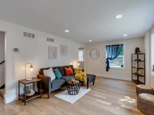209 Rosemary Ave, Madison, WI 53714