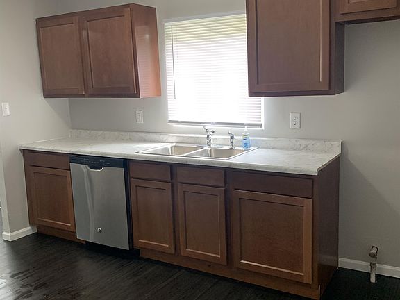4th image of 3046 N Tacoma Ave