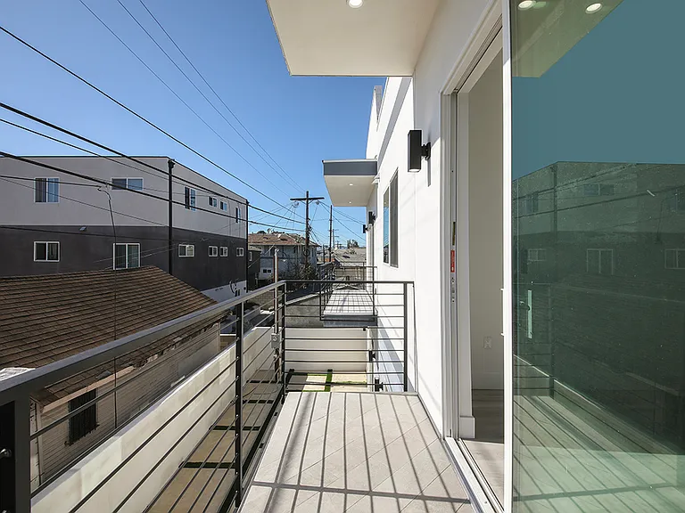 4550 W 18th St — Photo 11