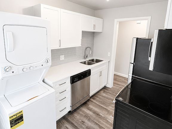 2nd image of 221 N Quince St #3