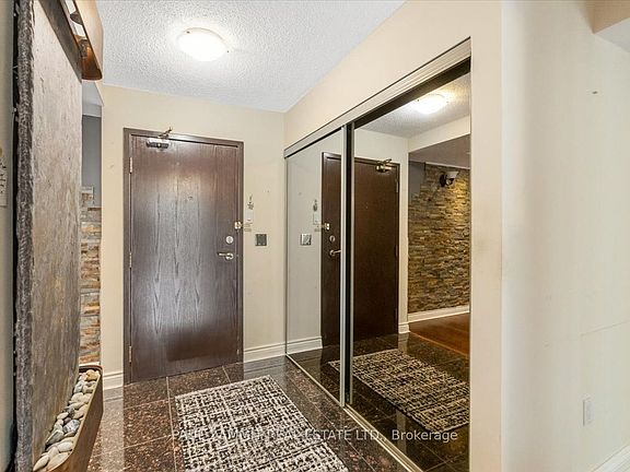 5th image of 7905 Bayview Ave #323