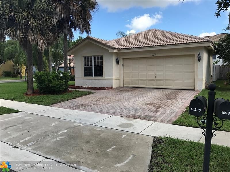 Home For Sale In Silver Shores