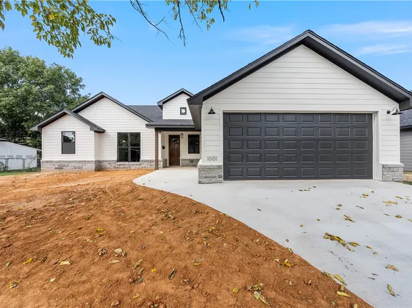 1001 N Main, West, TX 76691
