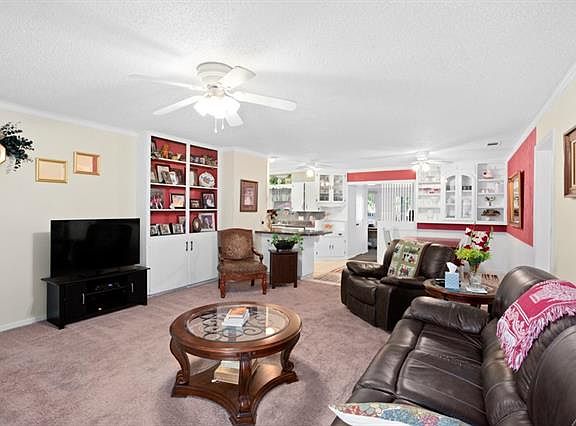 5th image of 602 Karolyn Dr