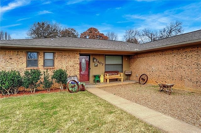 1st image of 2407 Avon Dr